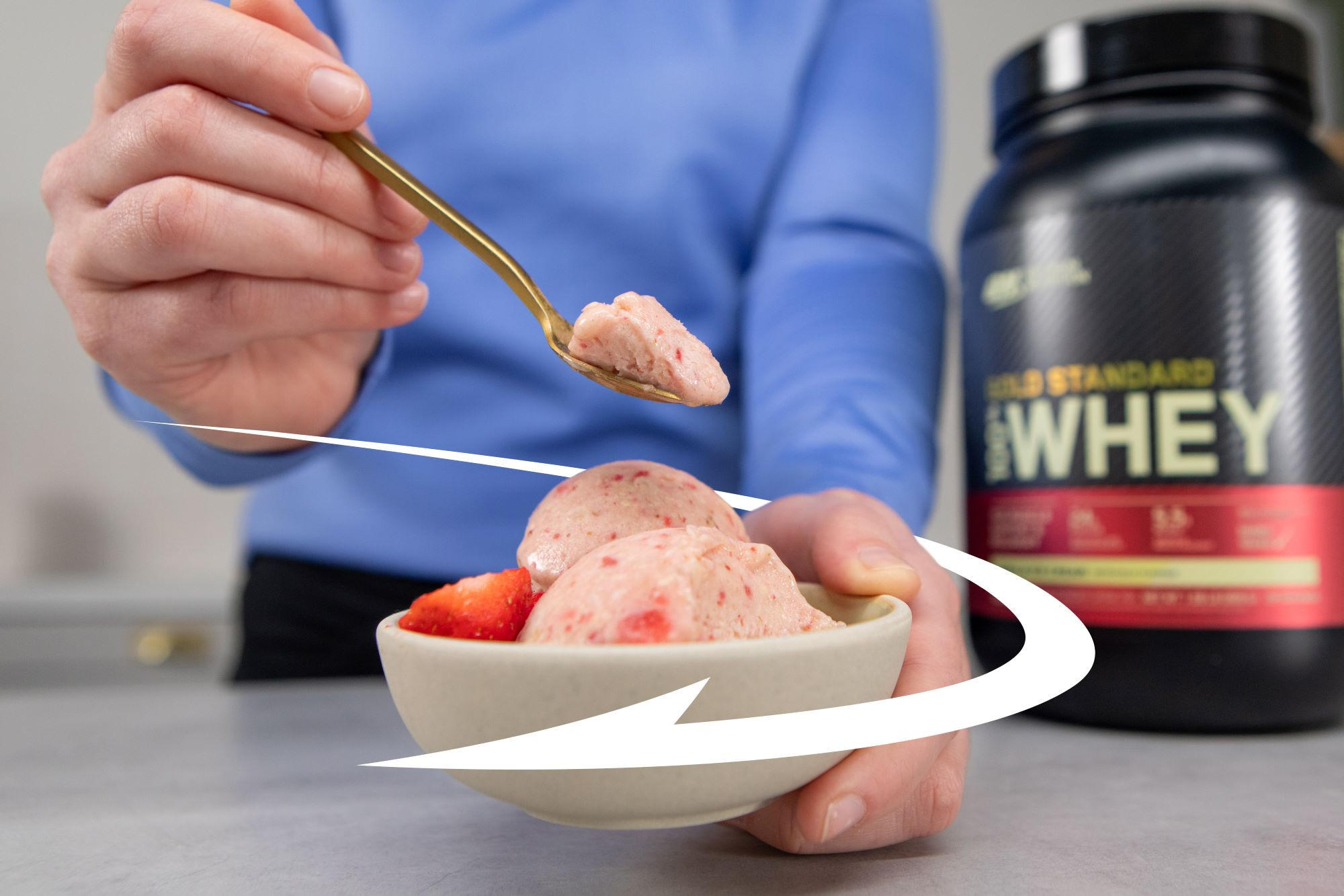 Proteinreiches, kalorienarmes Erdbeereis | Optimum Nutrition DE